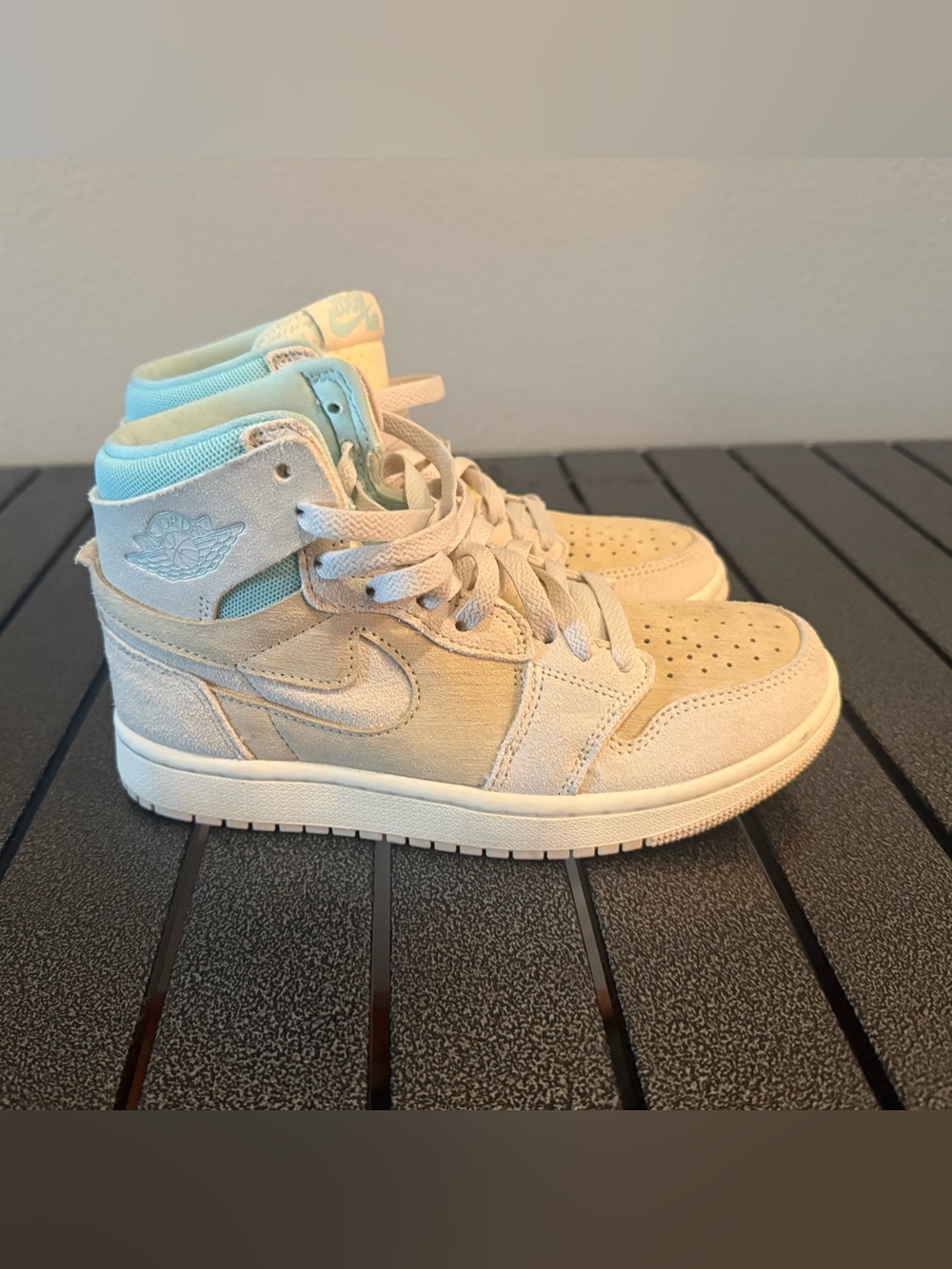 Jordan  High-Top Sneakers in Beige and Light Blue